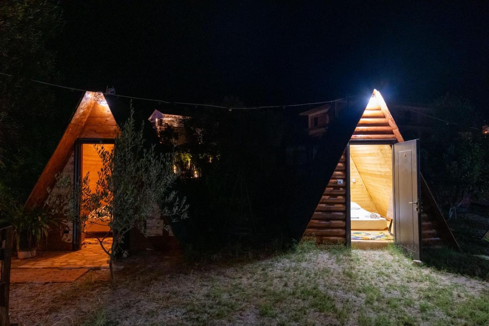 Garden Villa Lake Side & Glamping Ксамил Экстерьер фото