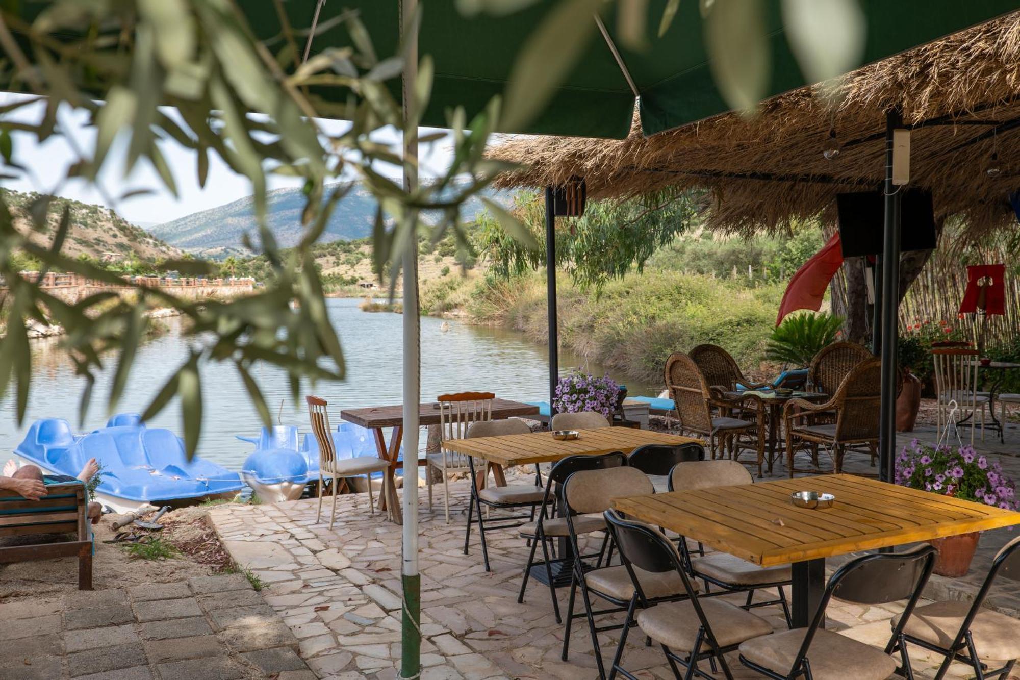 Garden Villa Lake Side & Glamping Ксамил Экстерьер фото