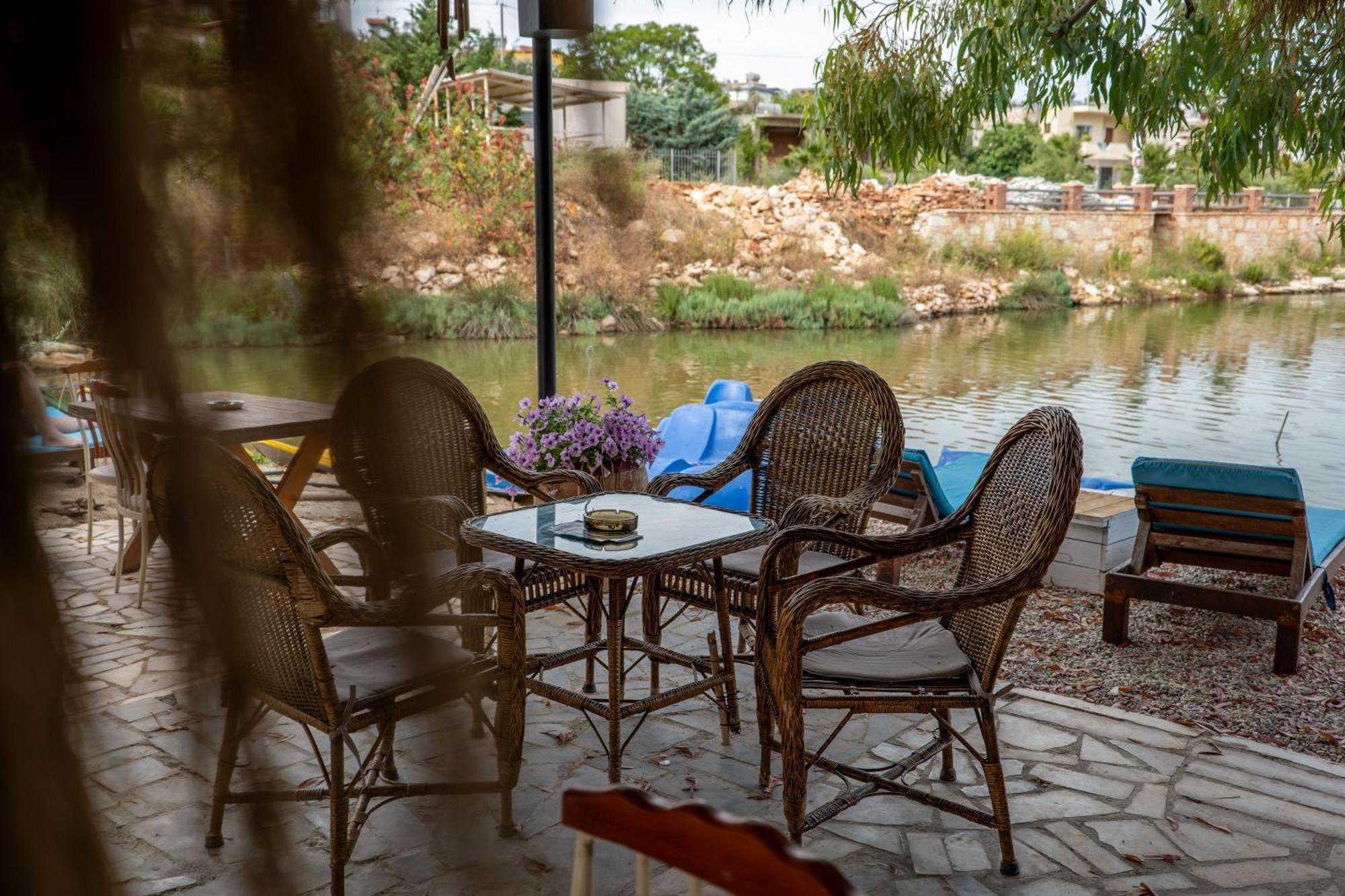 Garden Villa Lake Side & Glamping Ксамил Экстерьер фото